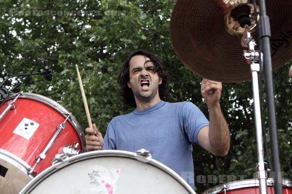 THEE OH SEES - 2010-06-06 - PARIS - Parc de la Villette - 